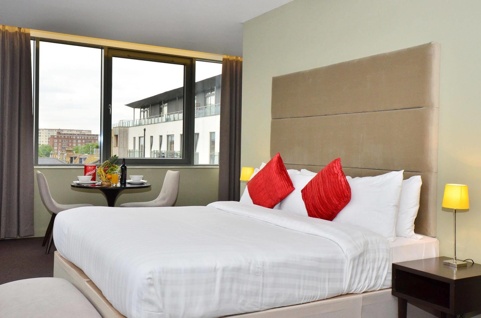 Axiom Park 4* Londra